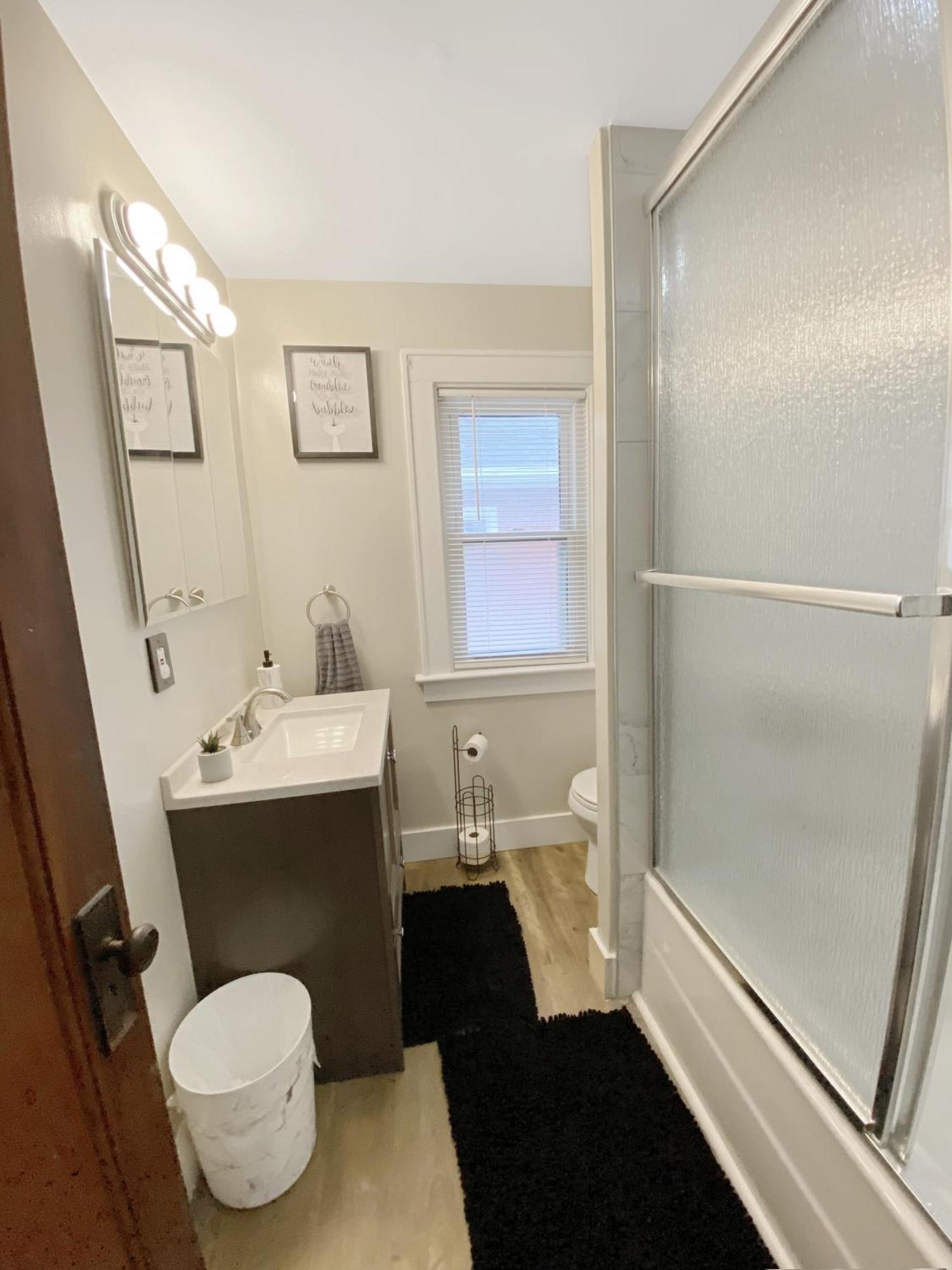 Lux 3Br, Steps From Airport, U Of R & Grocery Stores Rochester Luaran gambar